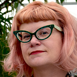 Amanda Thomsen: Columnist, Blogger